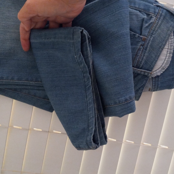 MNG Mango Vintage Jeans,4, Martina, flare with a little whiskering, like new - Picture 4 of 5